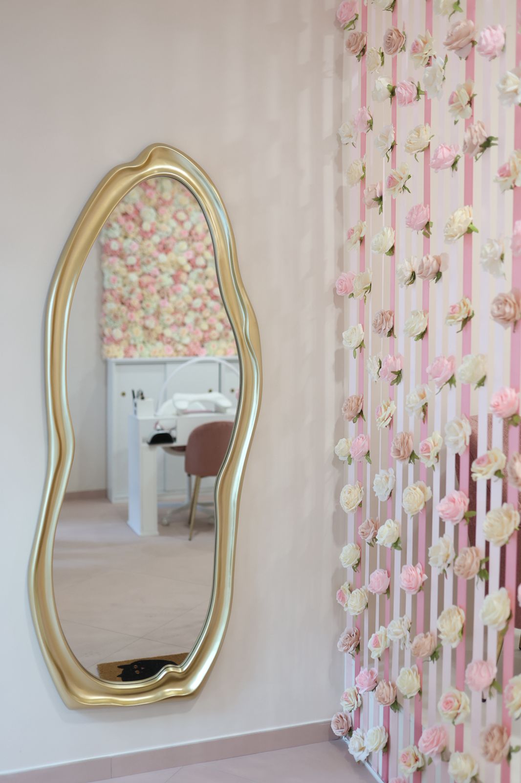 Modern beauty studio architecture